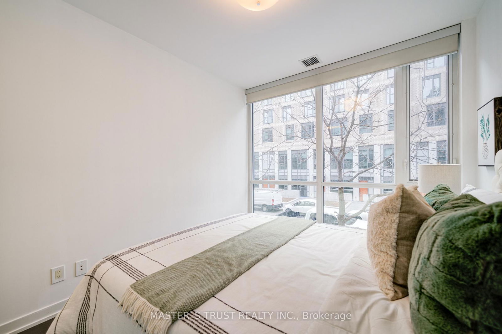 455 Front St E, unit N101 for sale