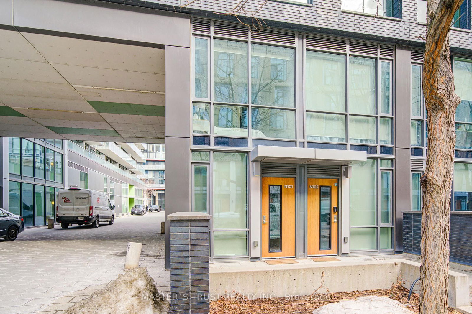 455 Front St E, unit N101 for sale