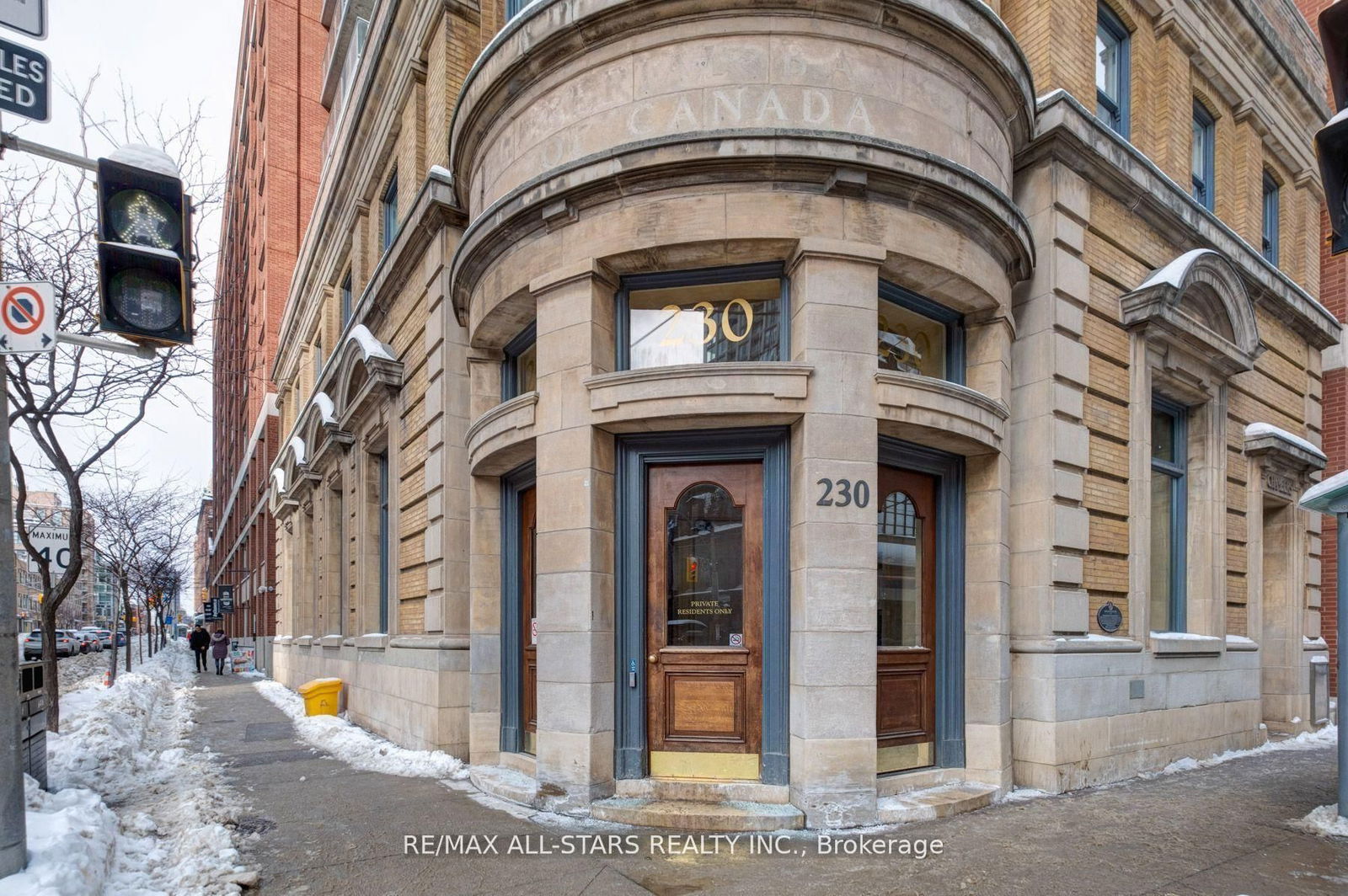 230 King St E, unit 621 for sale