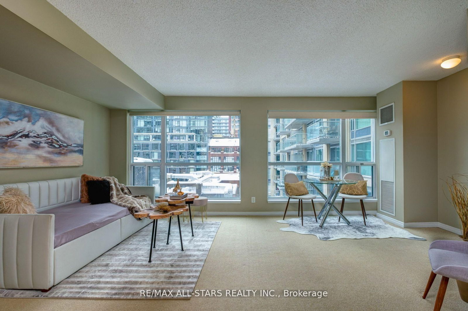 230 King St E, unit 621 for sale