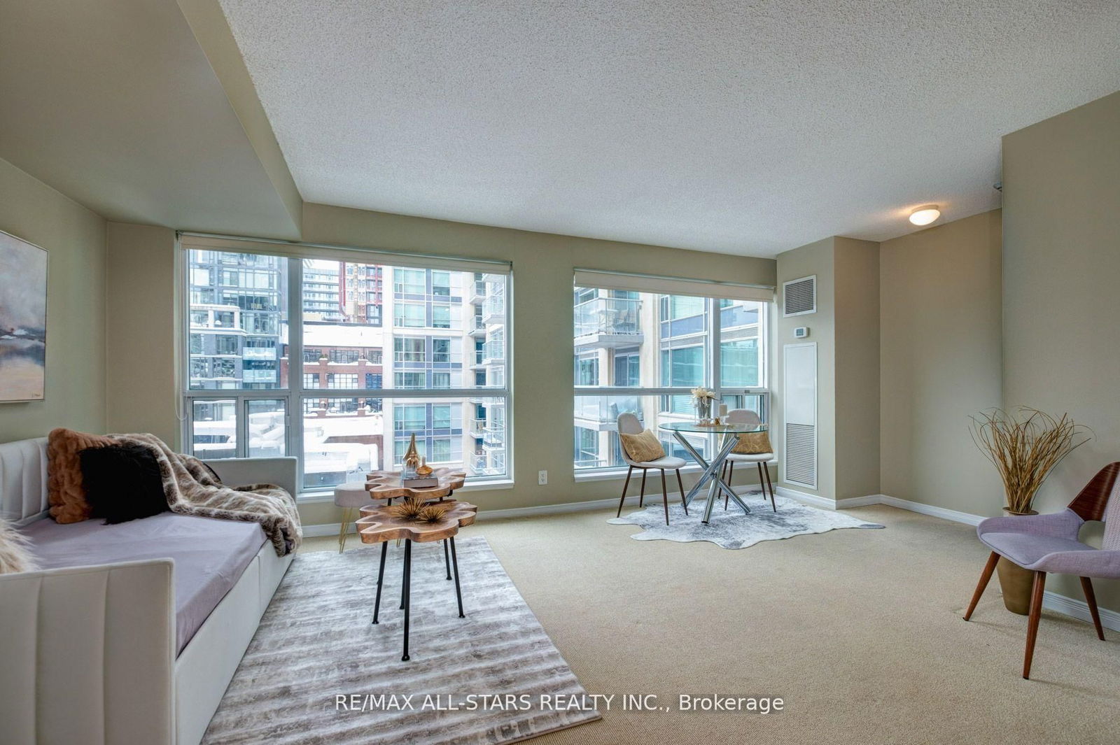 230 King St E, unit 621 for sale