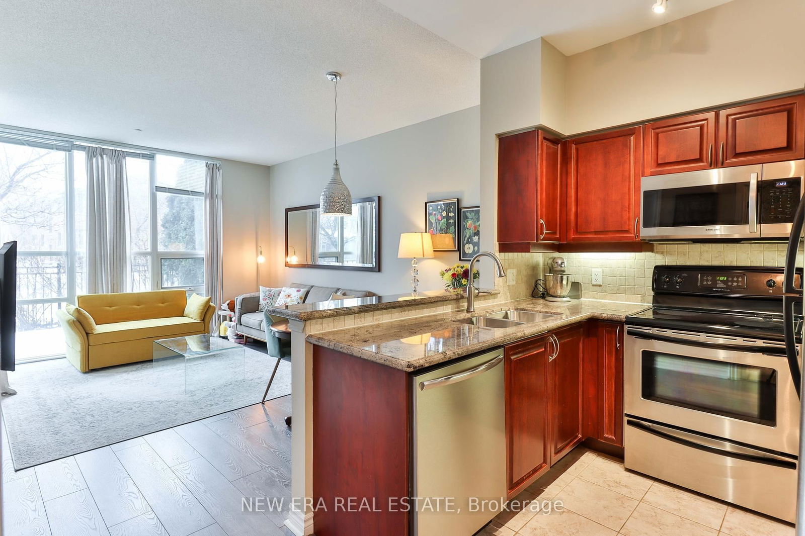 3830 Bathurst St, unit 108 for sale