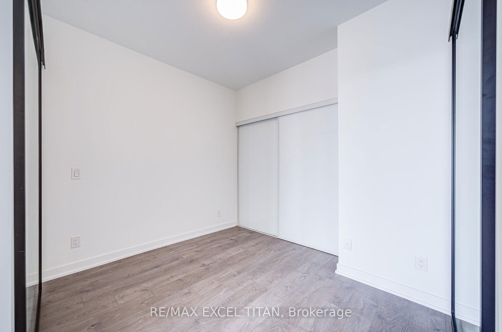 5 Defries St, unit 1704 for rent