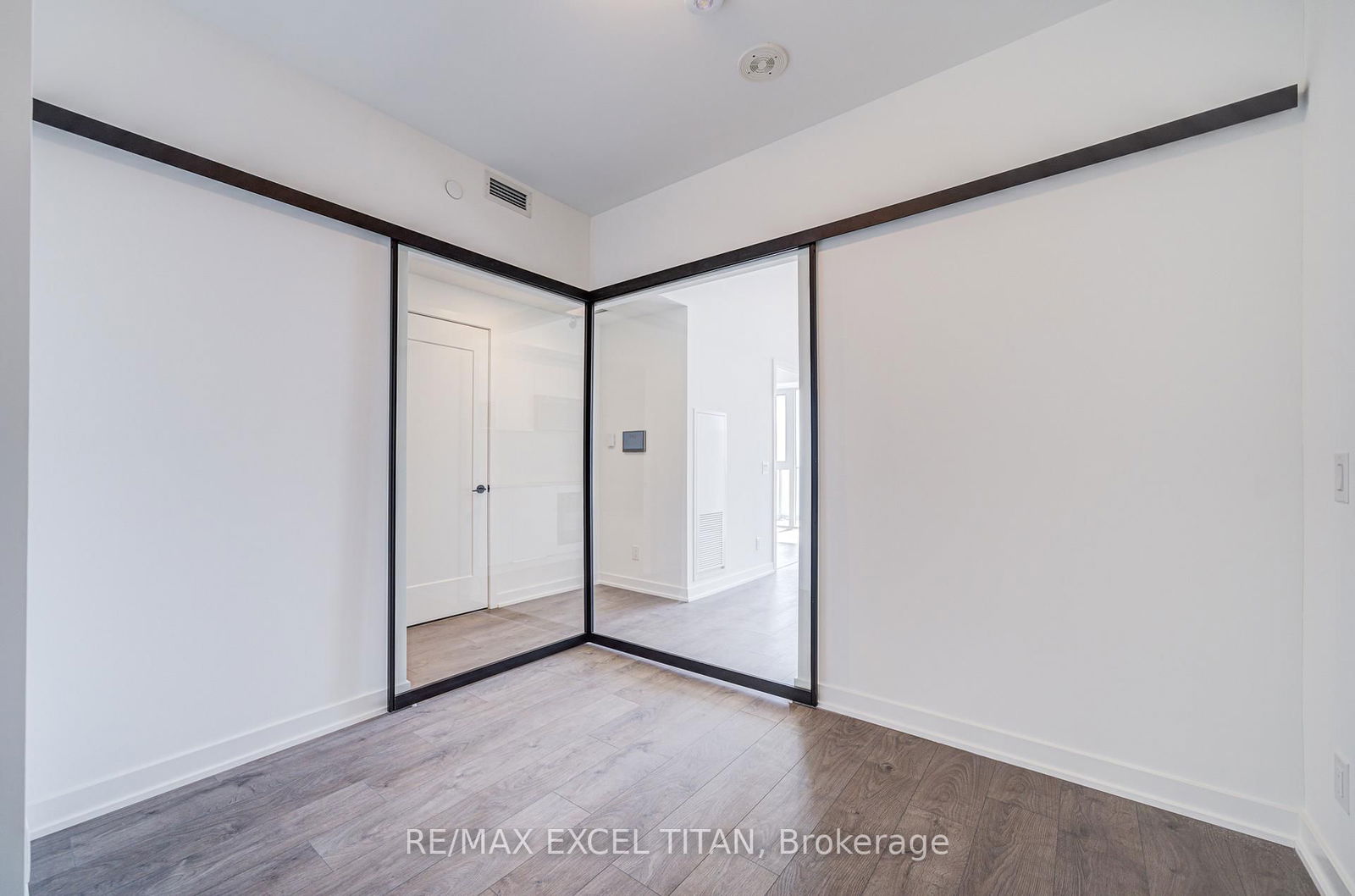 5 Defries St, unit 1704 for rent