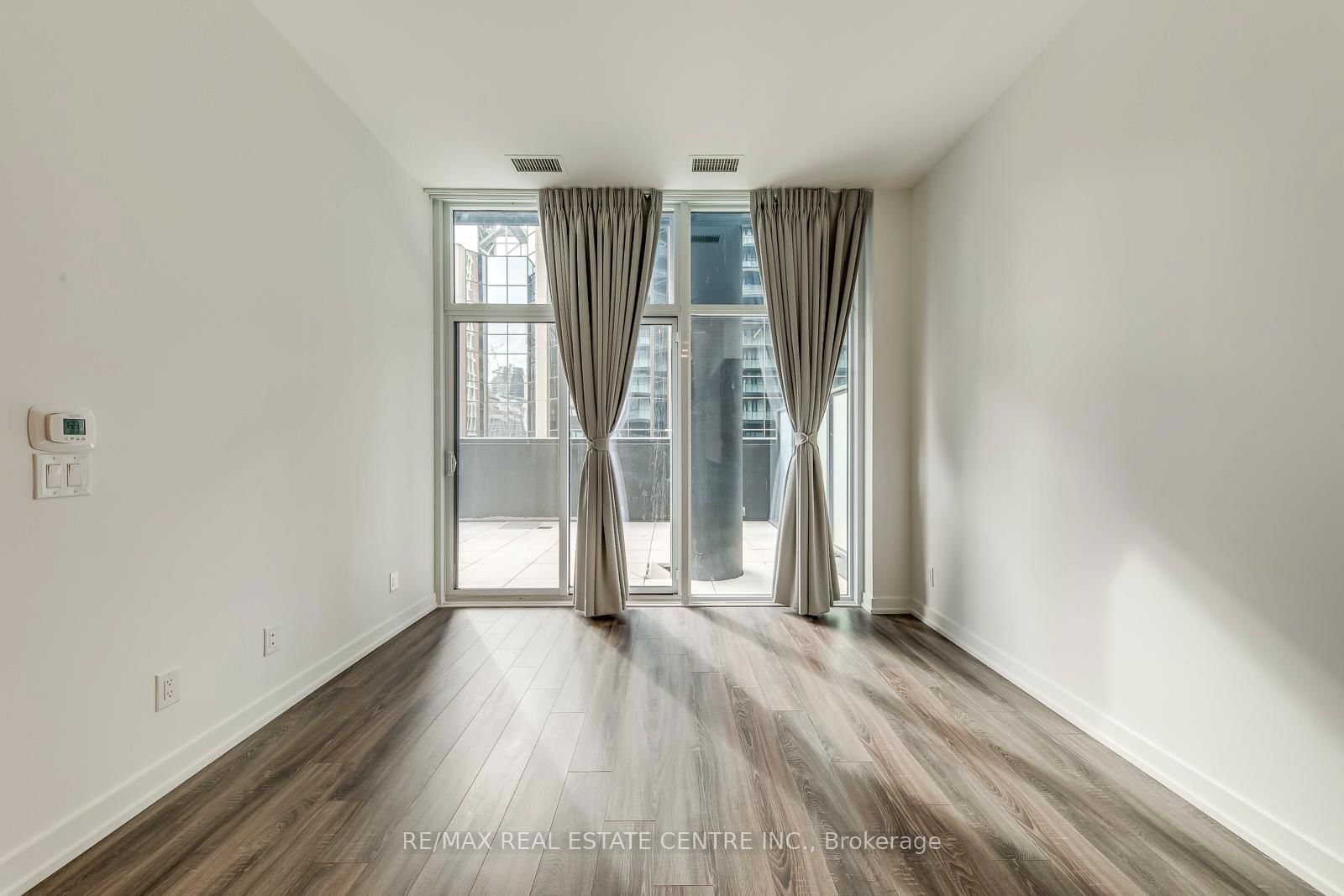 20 Edward St, unit 406 for sale