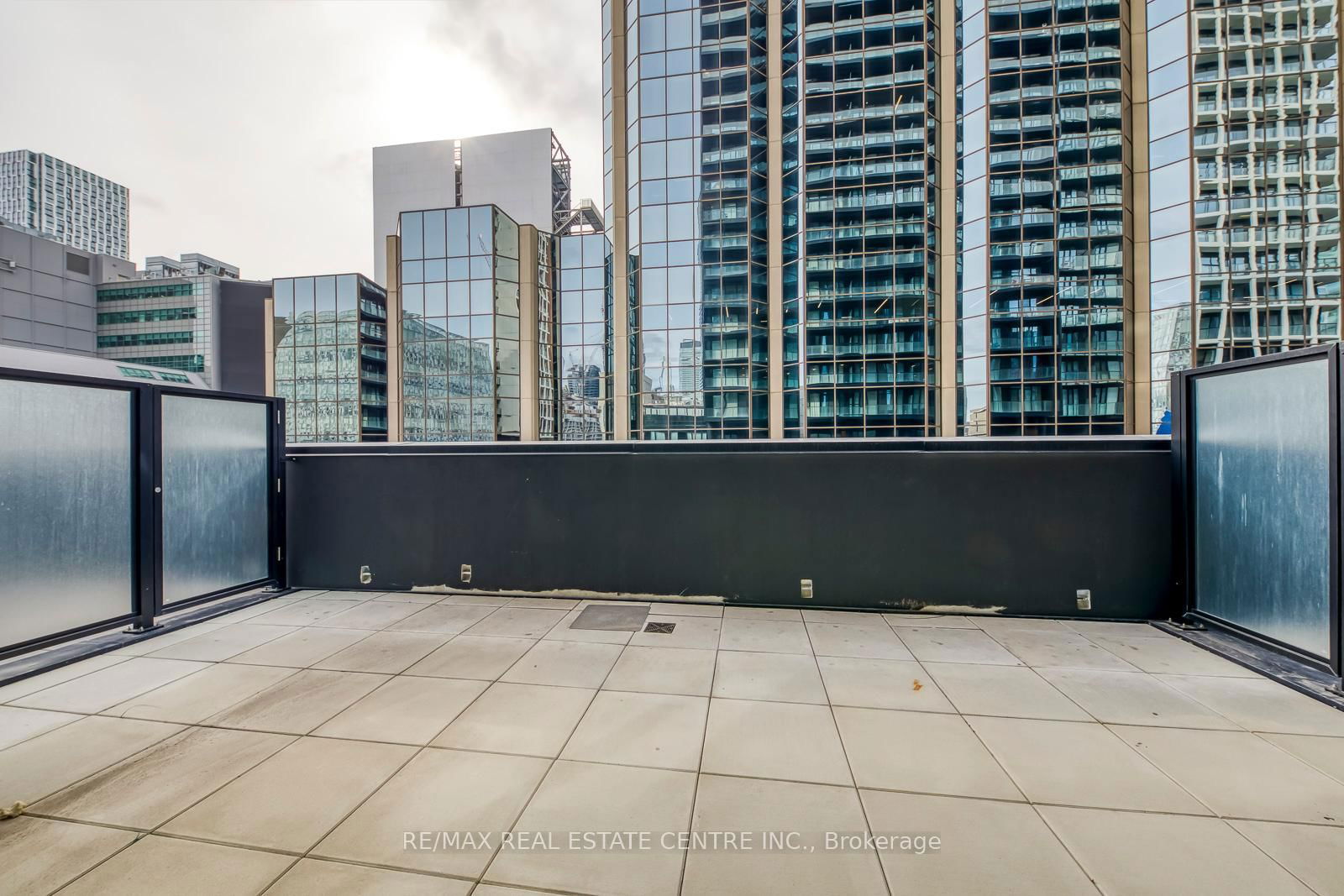 20 Edward St, unit 406 for sale