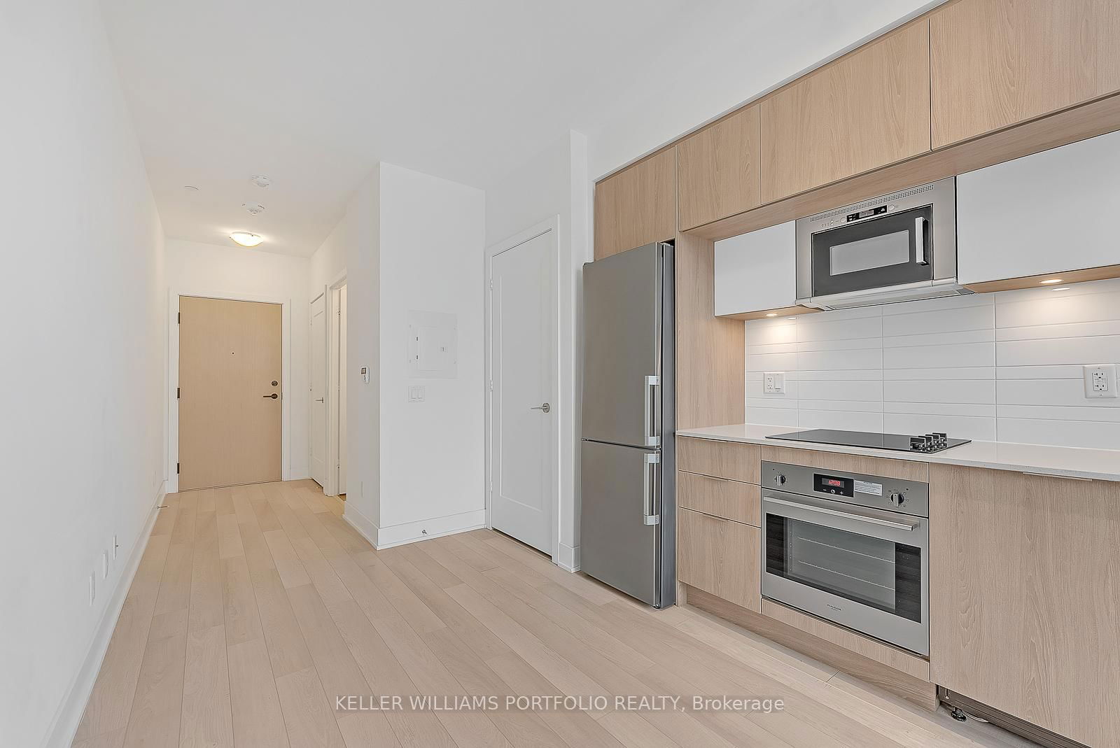 1 Belsize Dr, unit 627 for rent