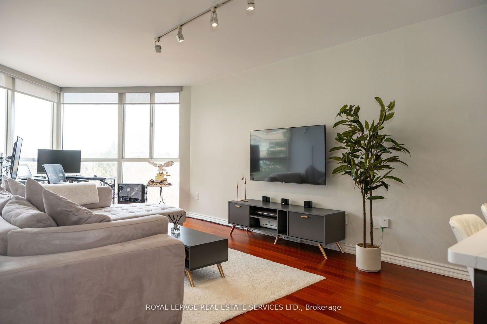 7 Concorde Pl, unit 212 for sale