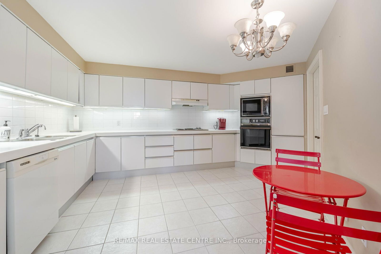 175 Cumberland St, unit 2201 for sale