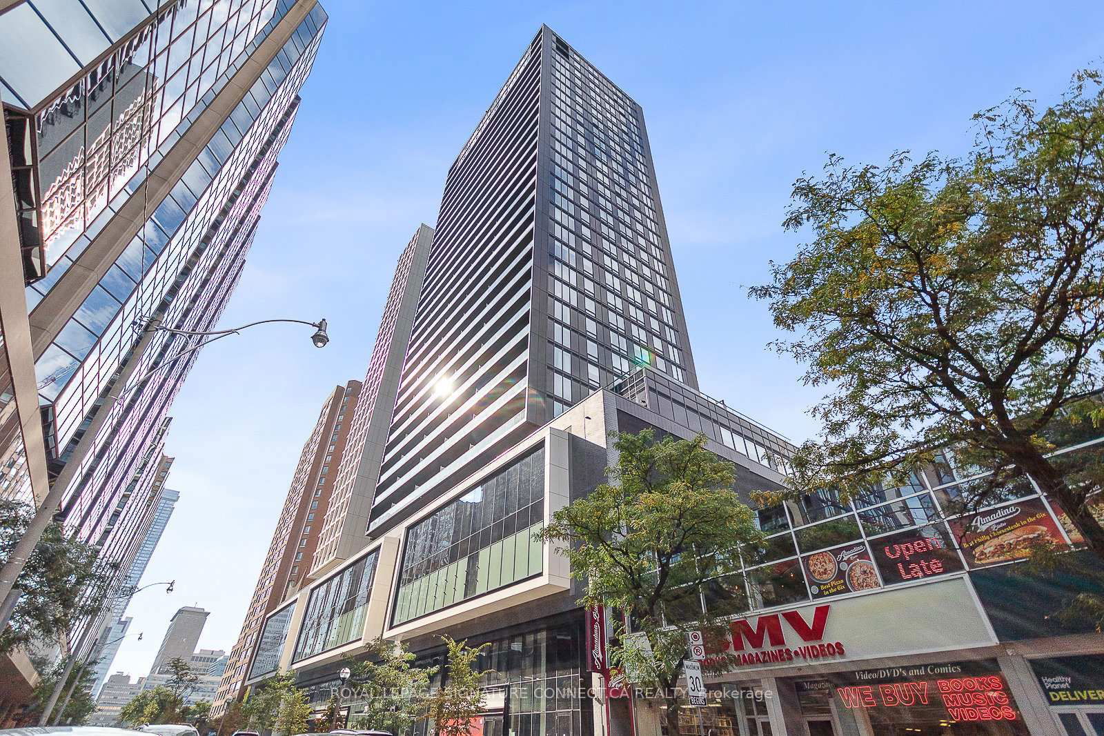 20 Edward St, unit 517 for rent