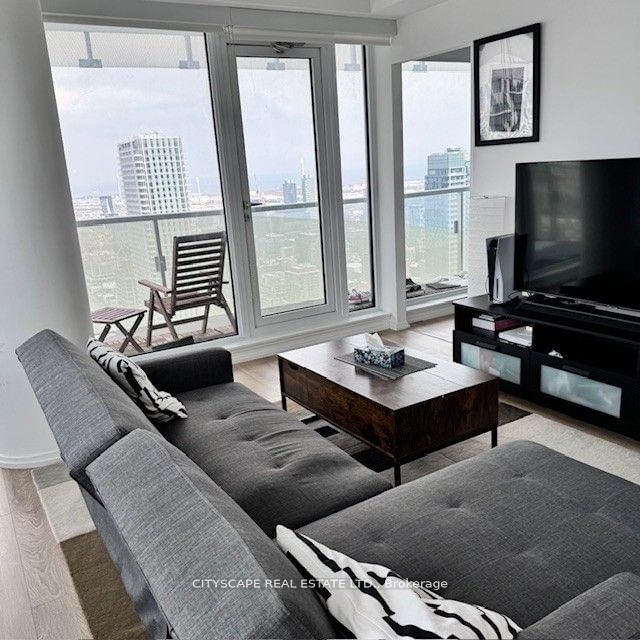 197 Yonge St, unit 4402 for sale