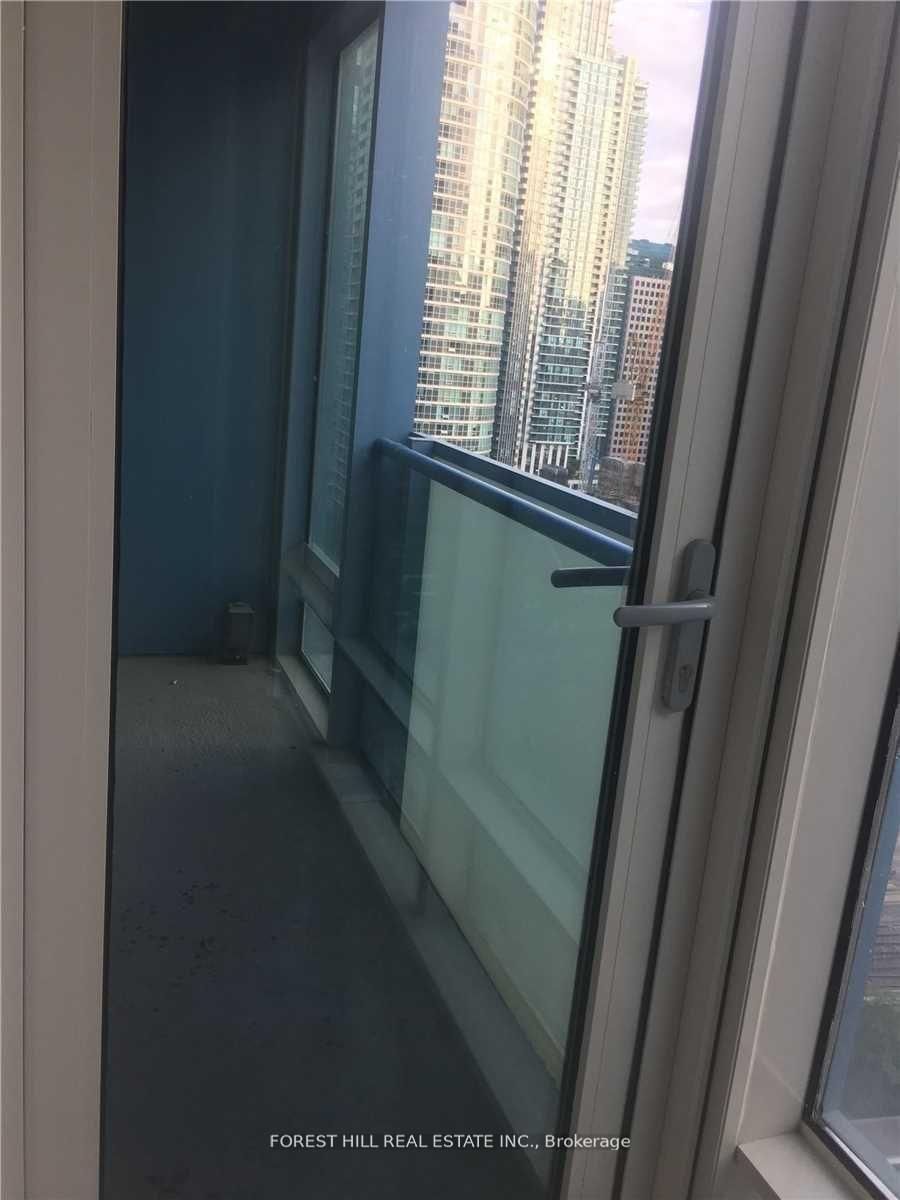 8 The Esplanade, unit 1804 for rent