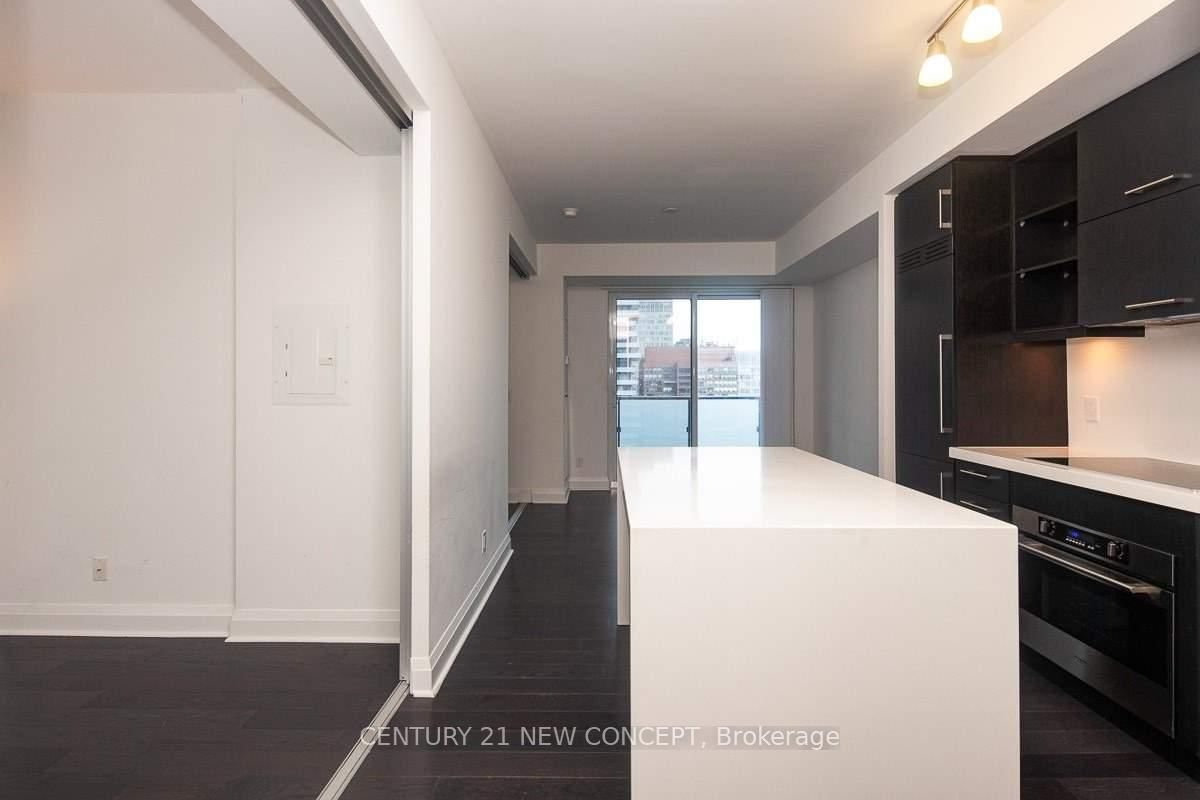 1080 Bay St, unit 2403 for rent