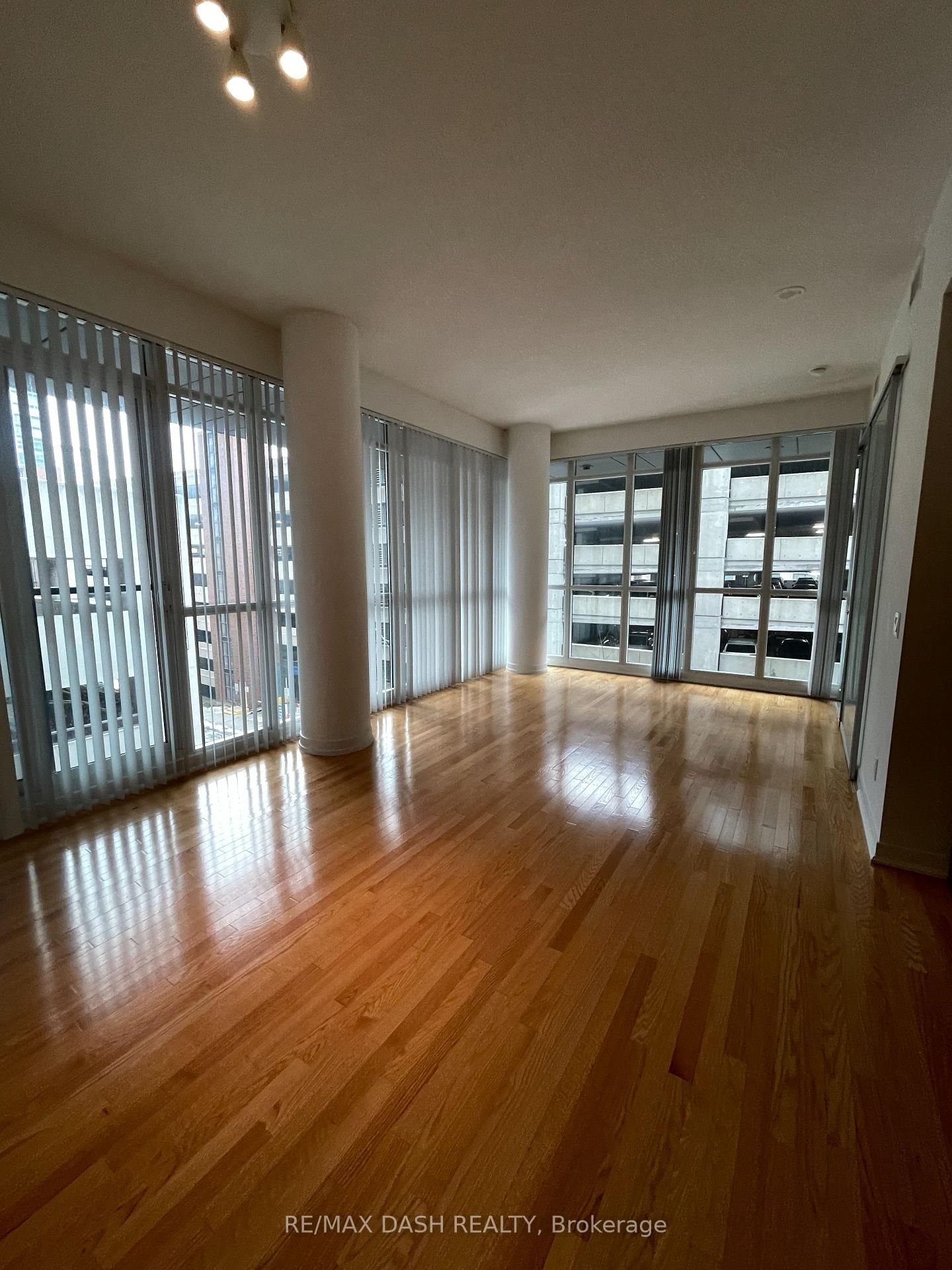 770 Bay St, unit 312 for rent