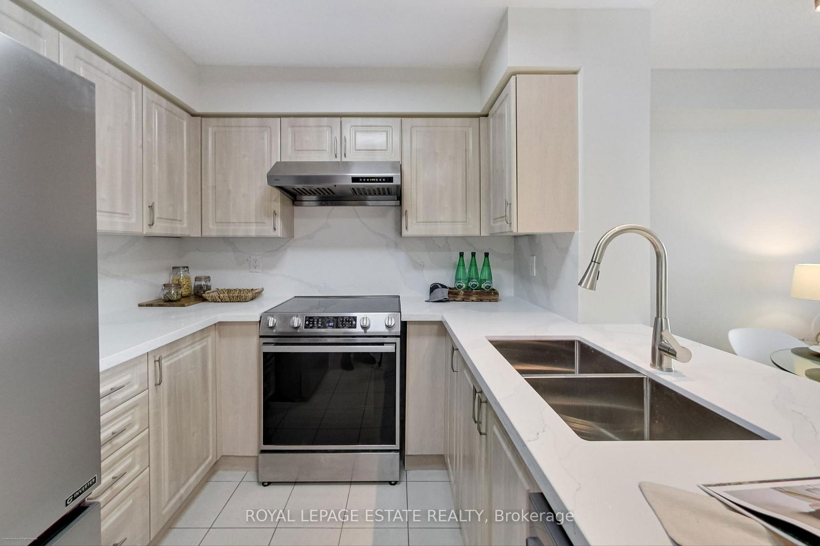 4968 Yonge St, unit 2206 for sale