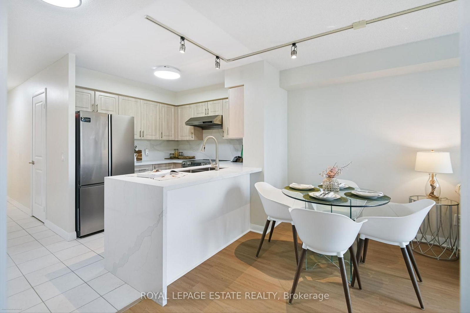 4968 Yonge St, unit 2206 for sale