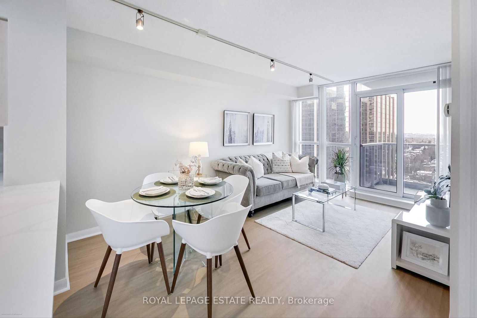 4968 Yonge St, unit 2206 for sale