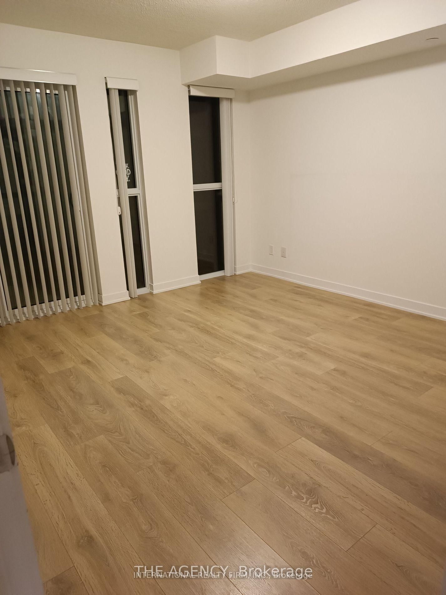 87 Peter St, unit 1013 for rent