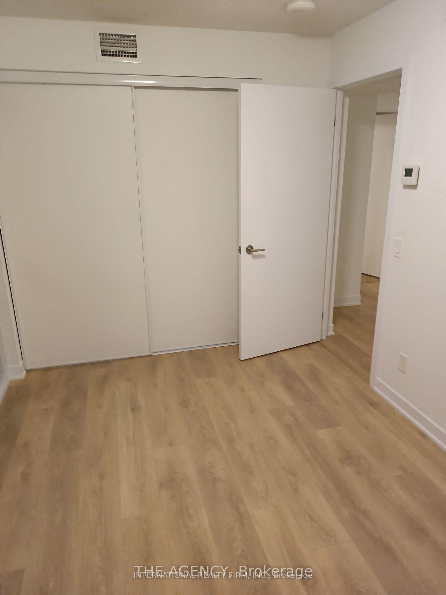 87 Peter St, unit 1013 for rent