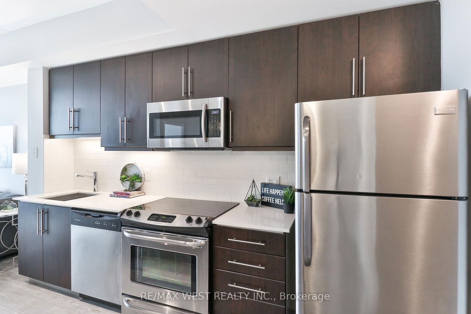 1171 Queen St W, unit 1801 for rent