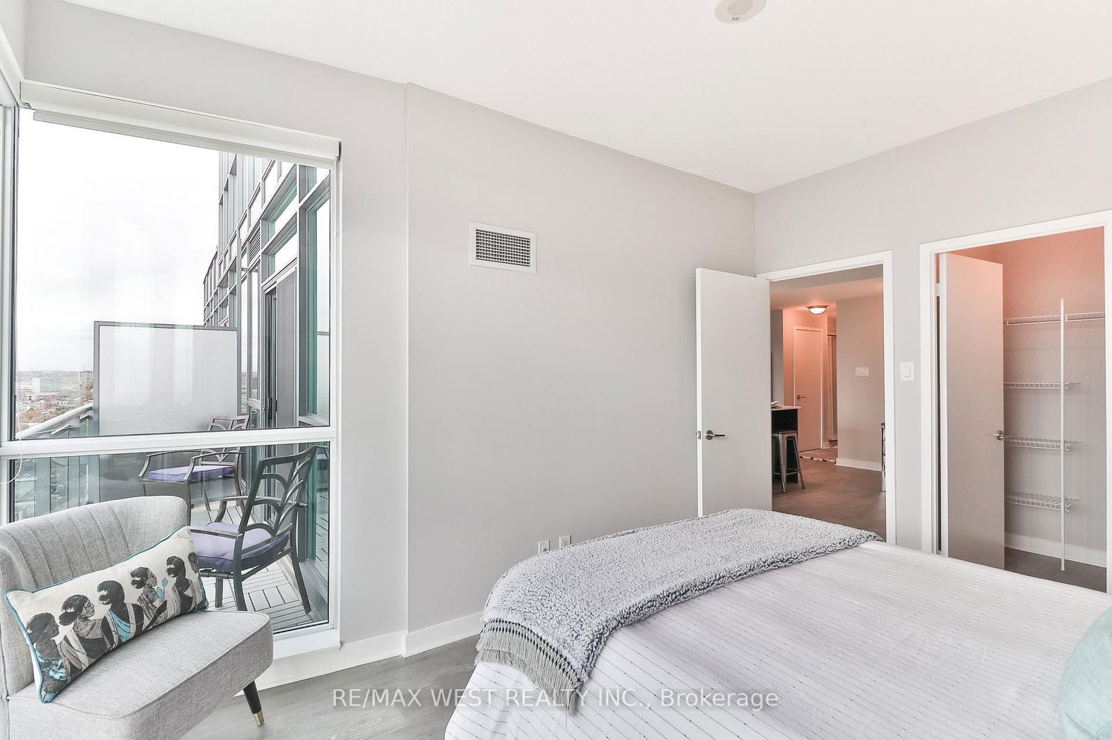 1171 Queen St W, unit 1801 for rent