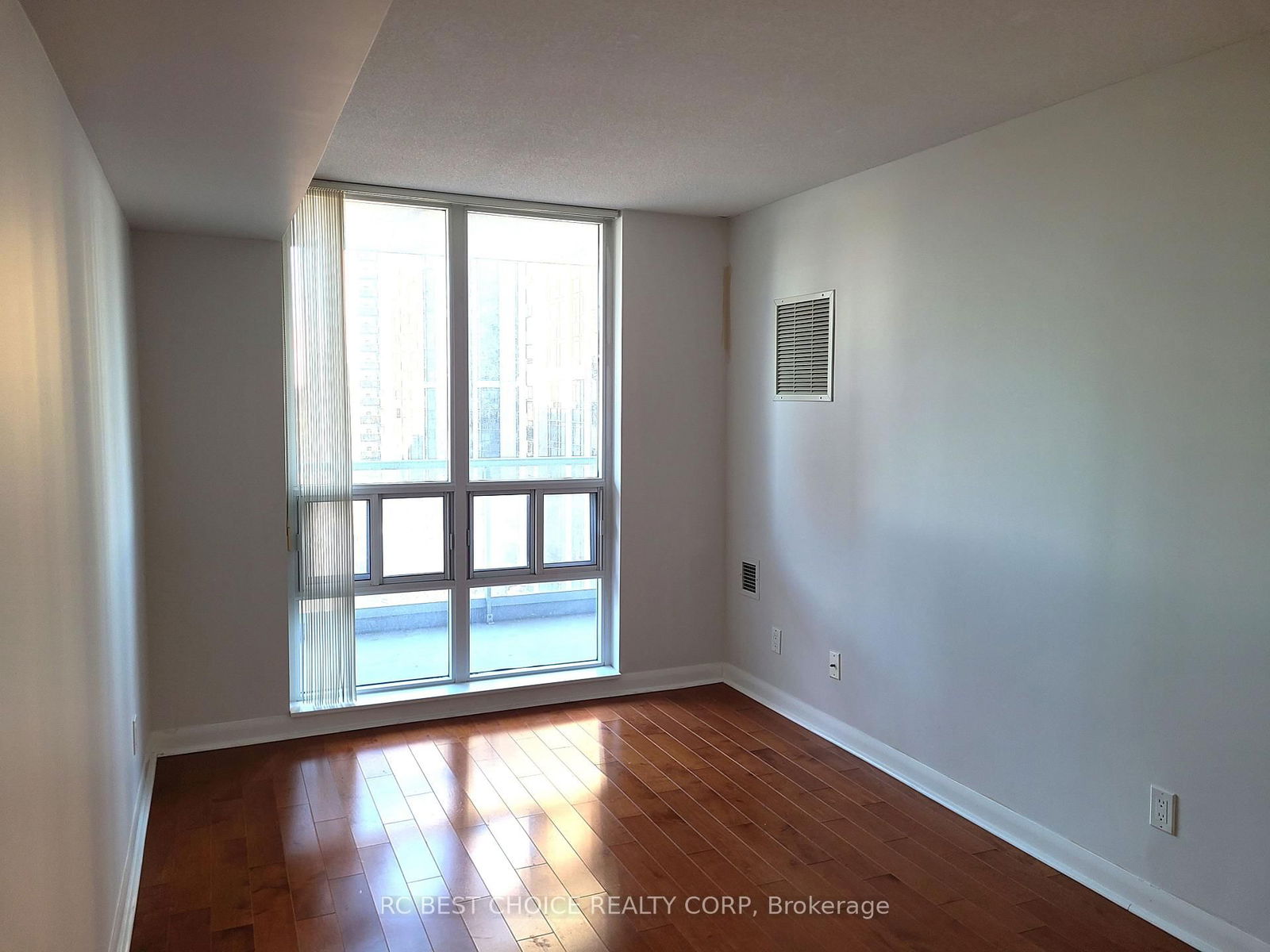 4968 Yonge St, unit 903 for rent