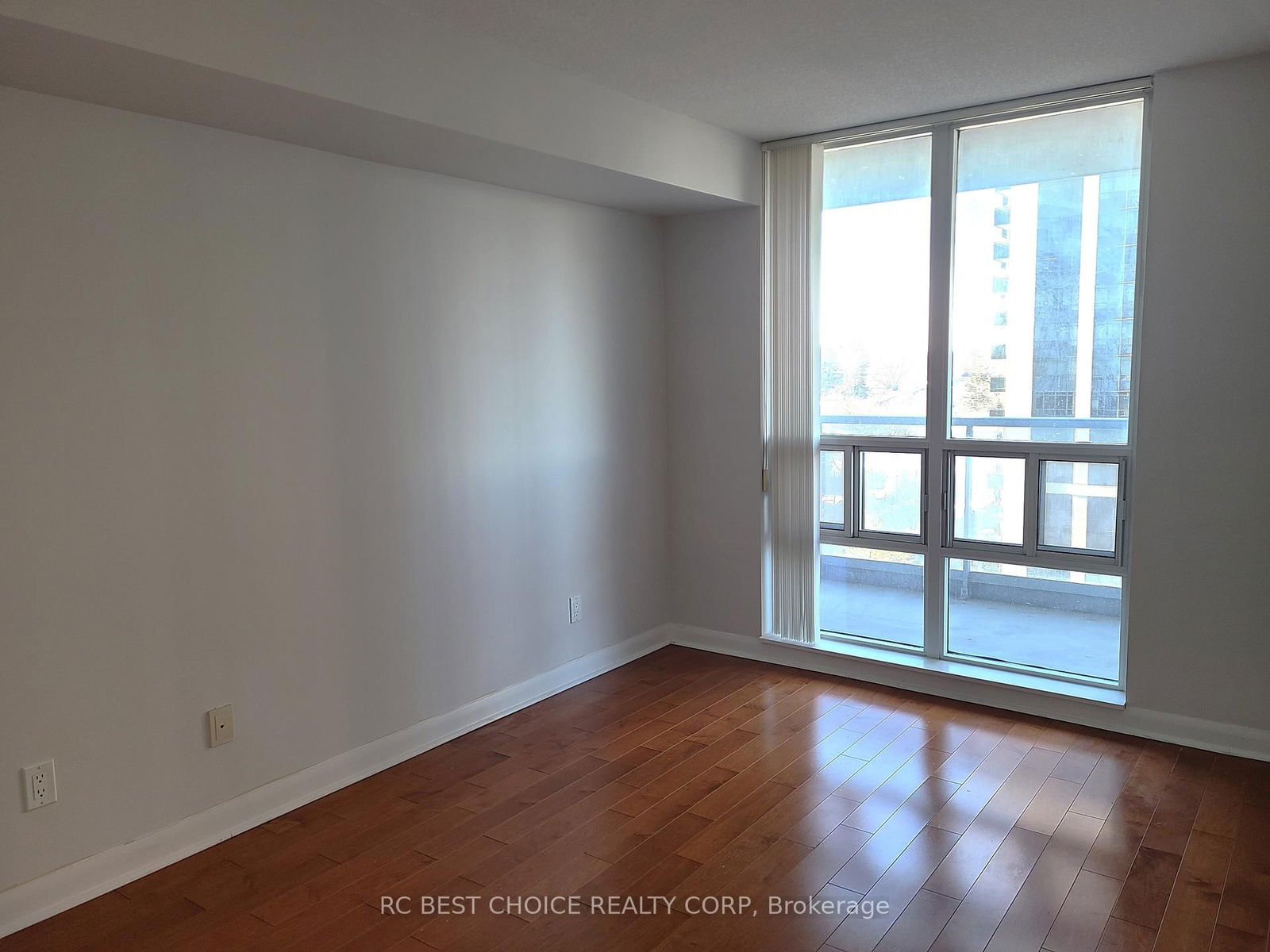 4968 Yonge St, unit 903 for rent