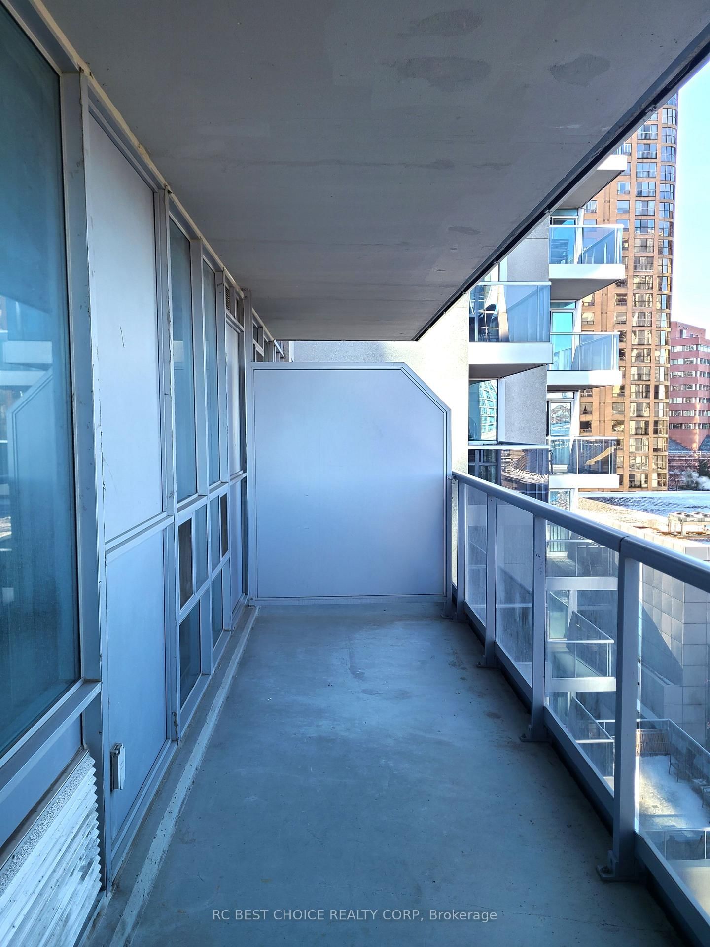 4968 Yonge St, unit 903 for rent