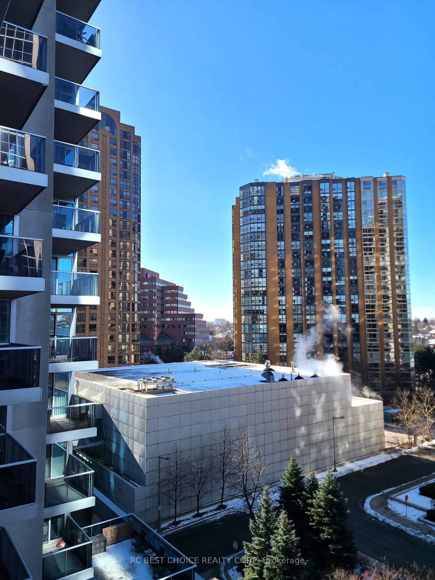 4968 Yonge St, unit 903 for rent