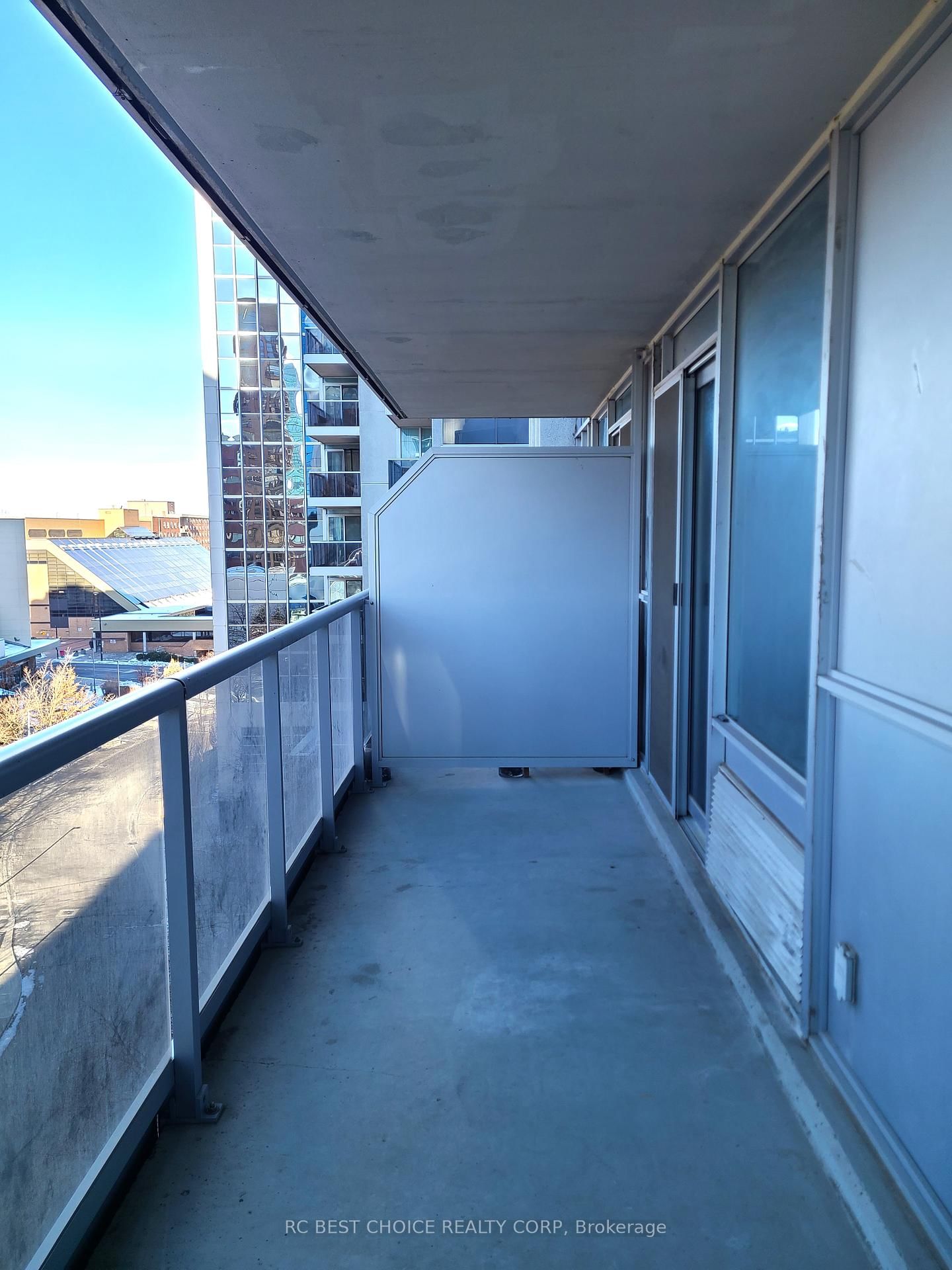 4968 Yonge St, unit 903 for rent