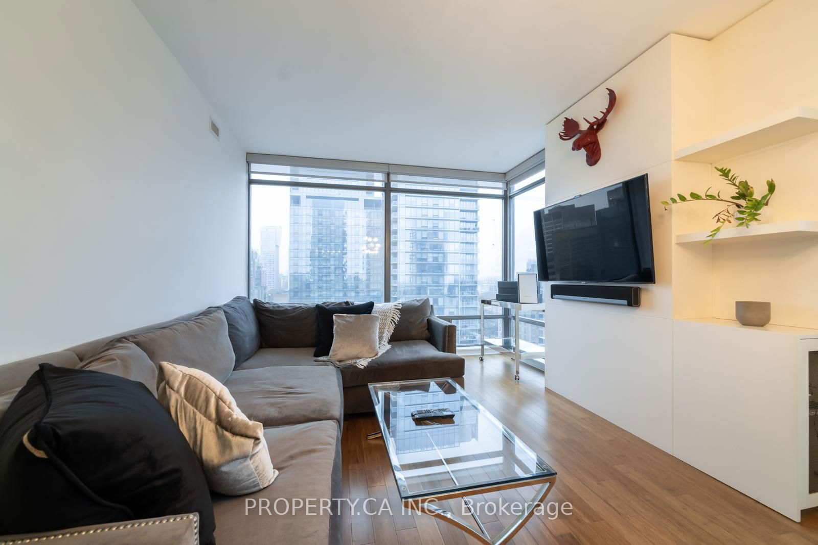 18 Yorkville Ave, unit 1507 for rent