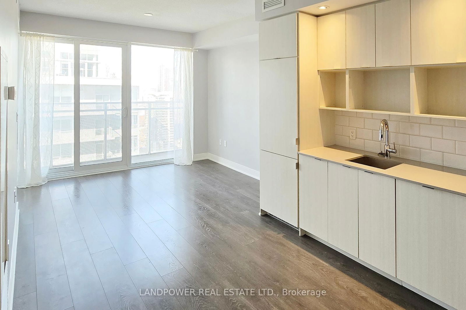 89 McGill St, unit 3103 for rent