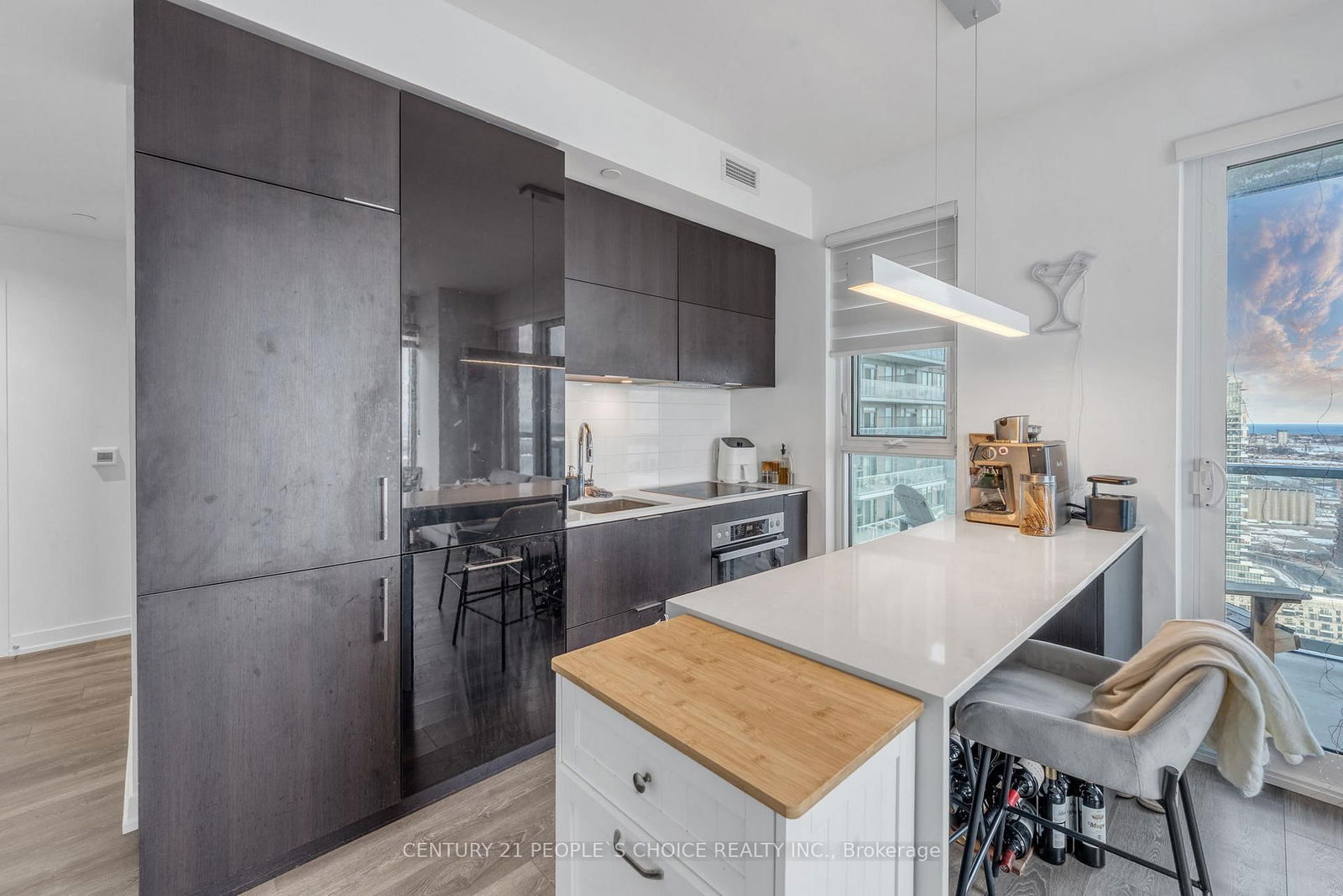 15 Lower Jarvis St, unit 3303 for sale