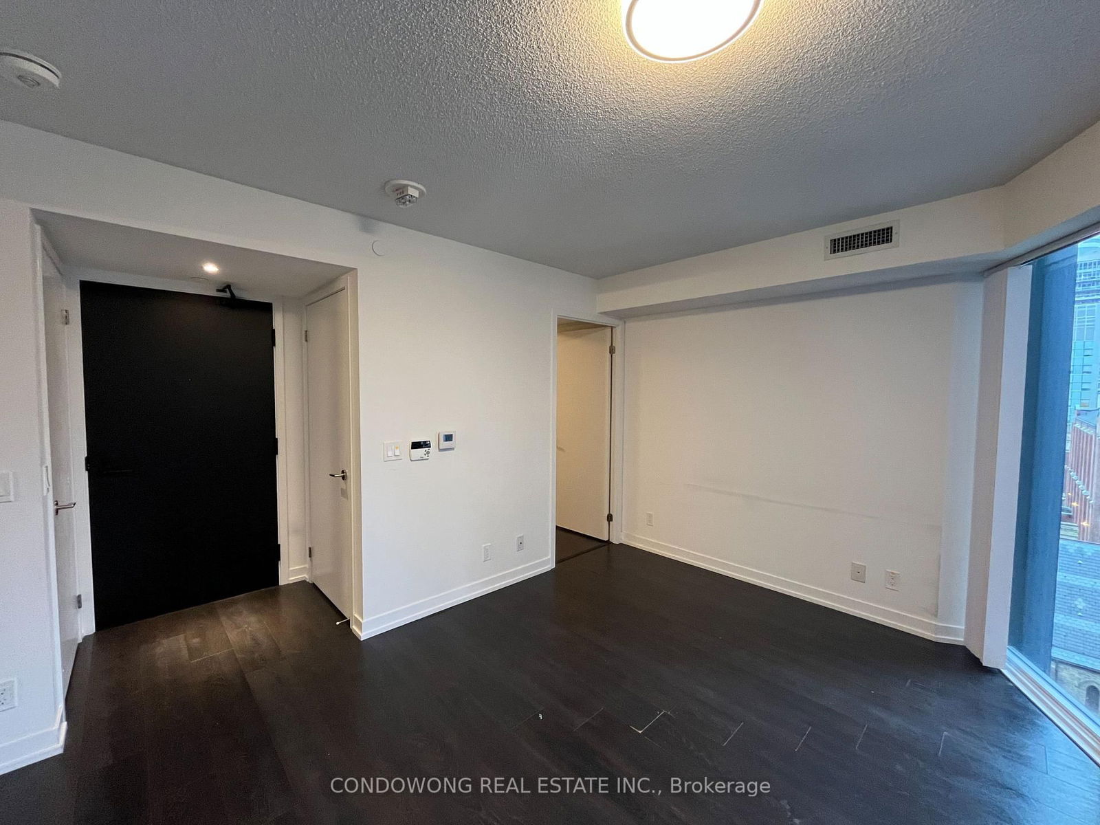 60 Shuter St, unit 811 for rent