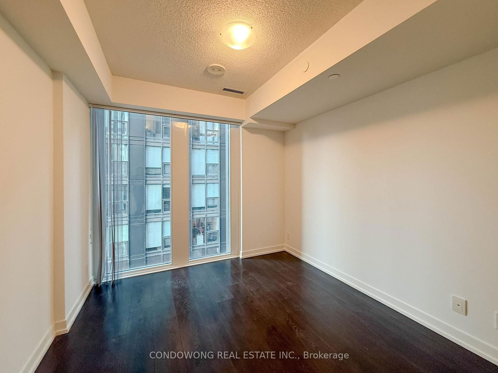 60 Shuter St, unit 811 for rent