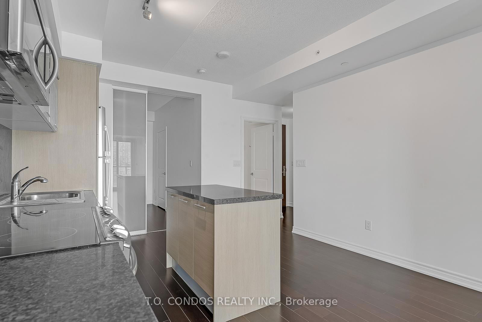 386 Yonge St, unit 3808 for sale