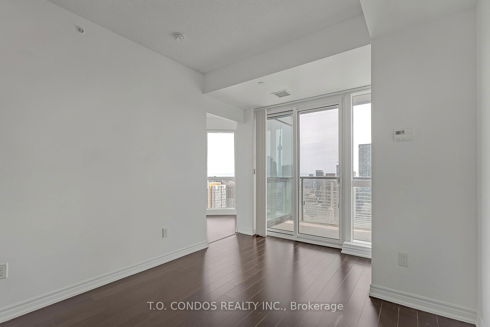 386 Yonge St, unit 3808 for sale