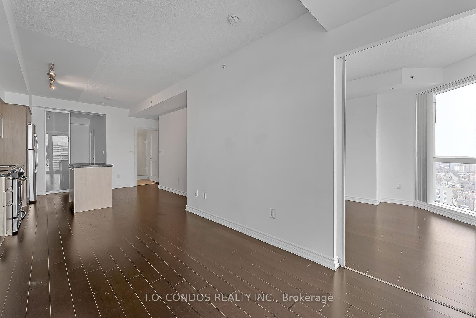 386 Yonge St, unit 3808 for sale