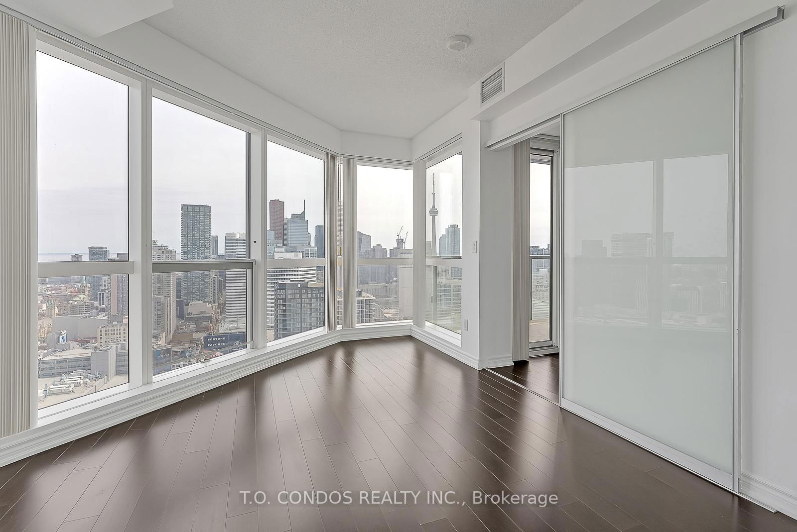 386 Yonge St, unit 3808 for sale