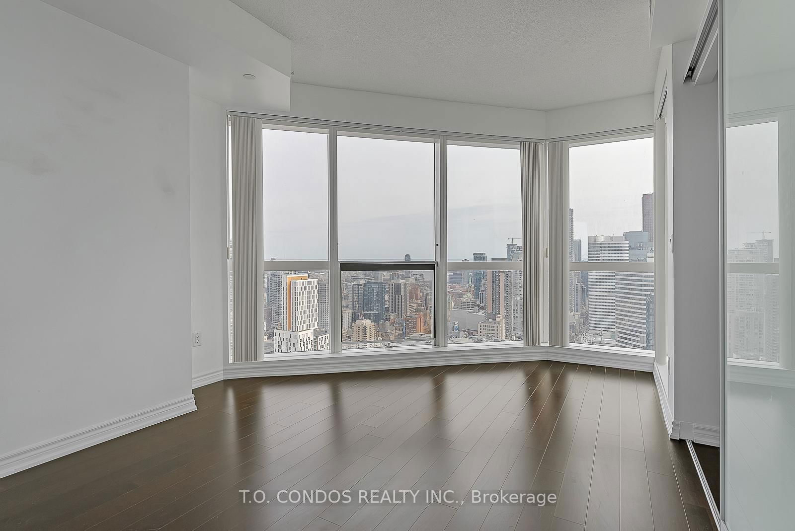 386 Yonge St, unit 3808 for sale