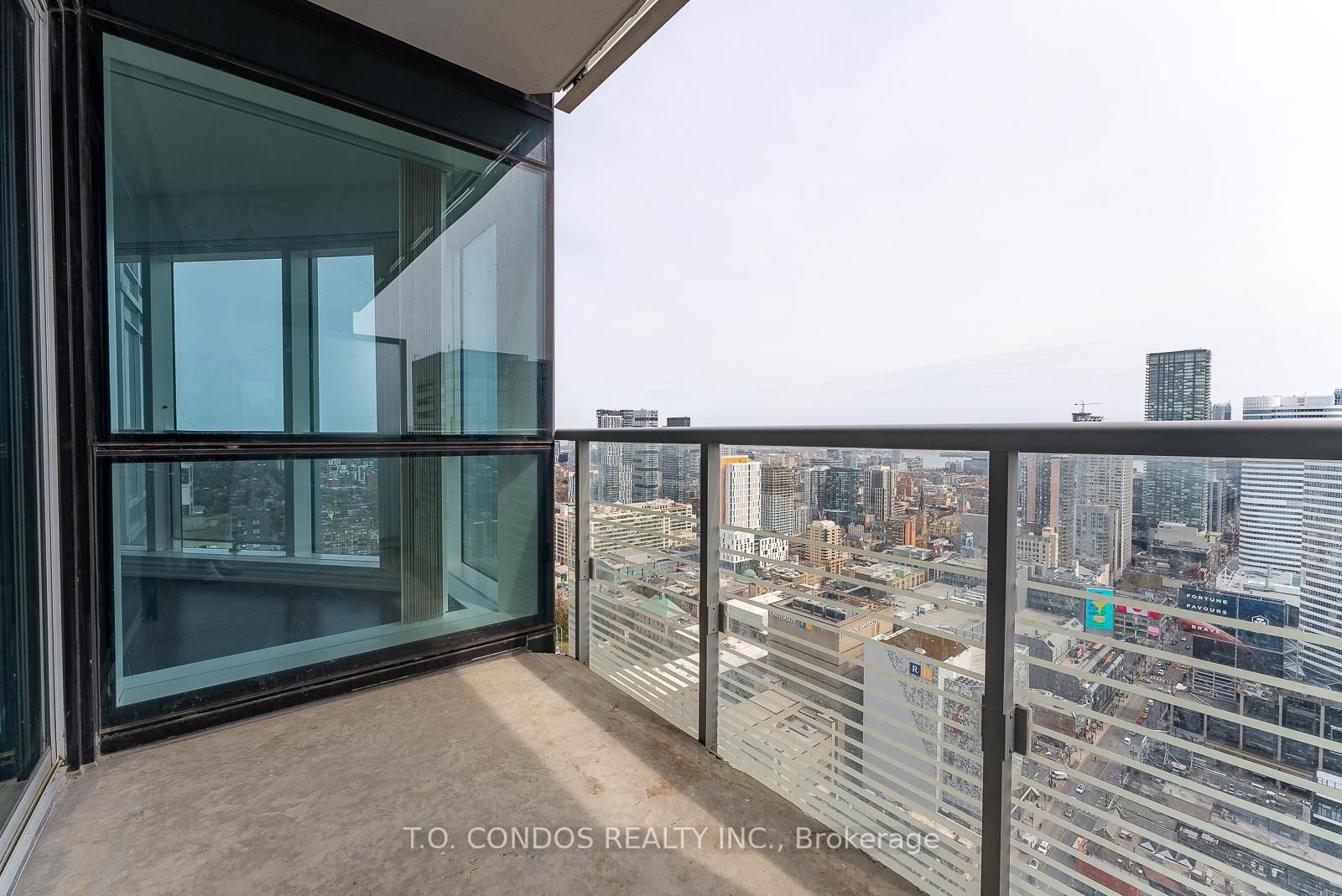 386 Yonge St, unit 3808 for sale