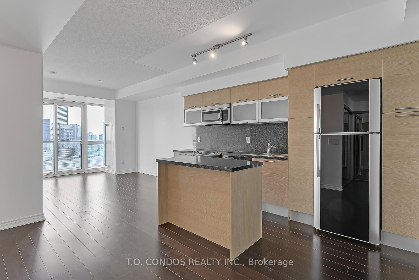 386 Yonge St, unit 3808 for sale