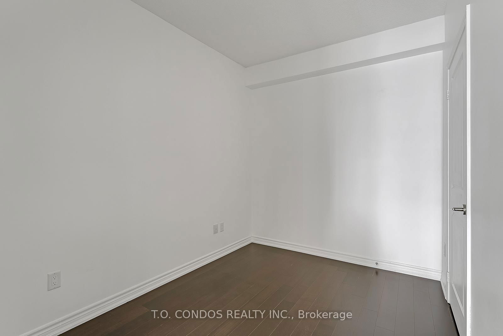 386 Yonge St, unit 3808 for sale