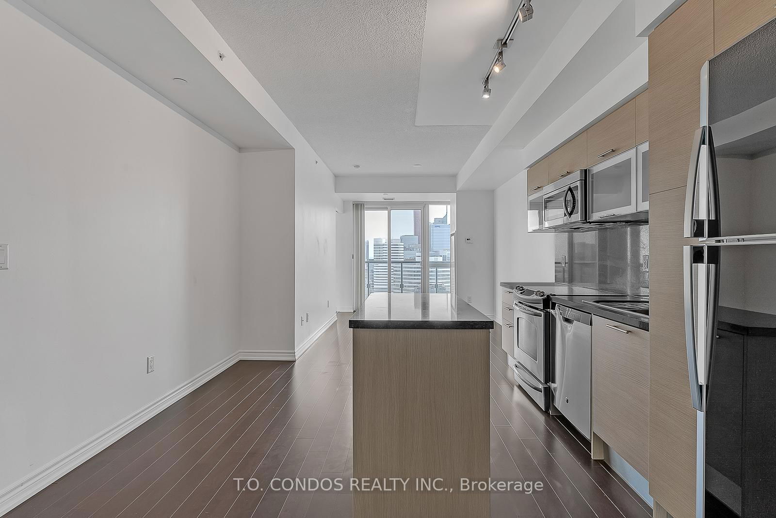 386 Yonge St, unit 3808 for sale