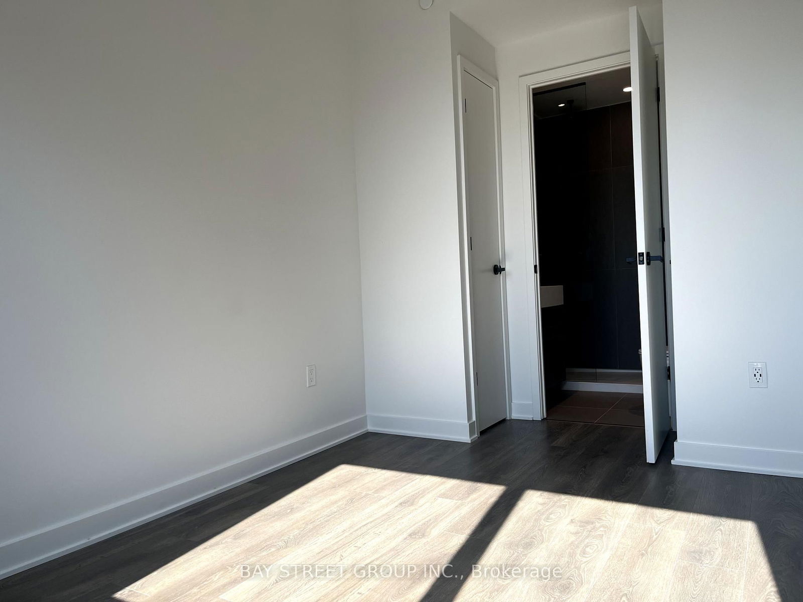 55 Charles St E, unit 1904 for rent