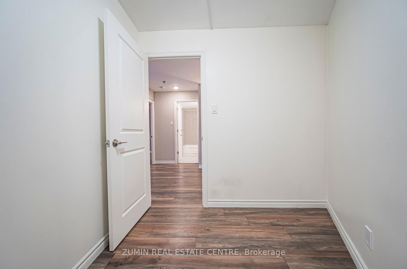 260 Queens Quay W, unit 1304 for sale