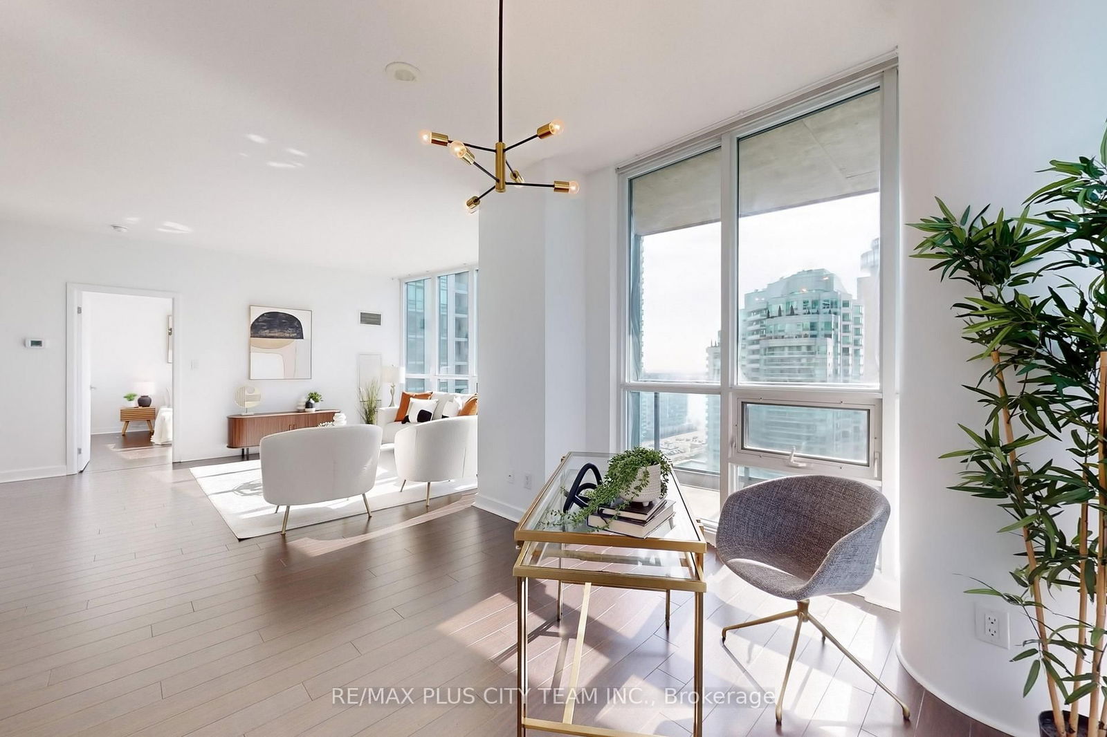 18 Harbour St, unit 1910 for sale