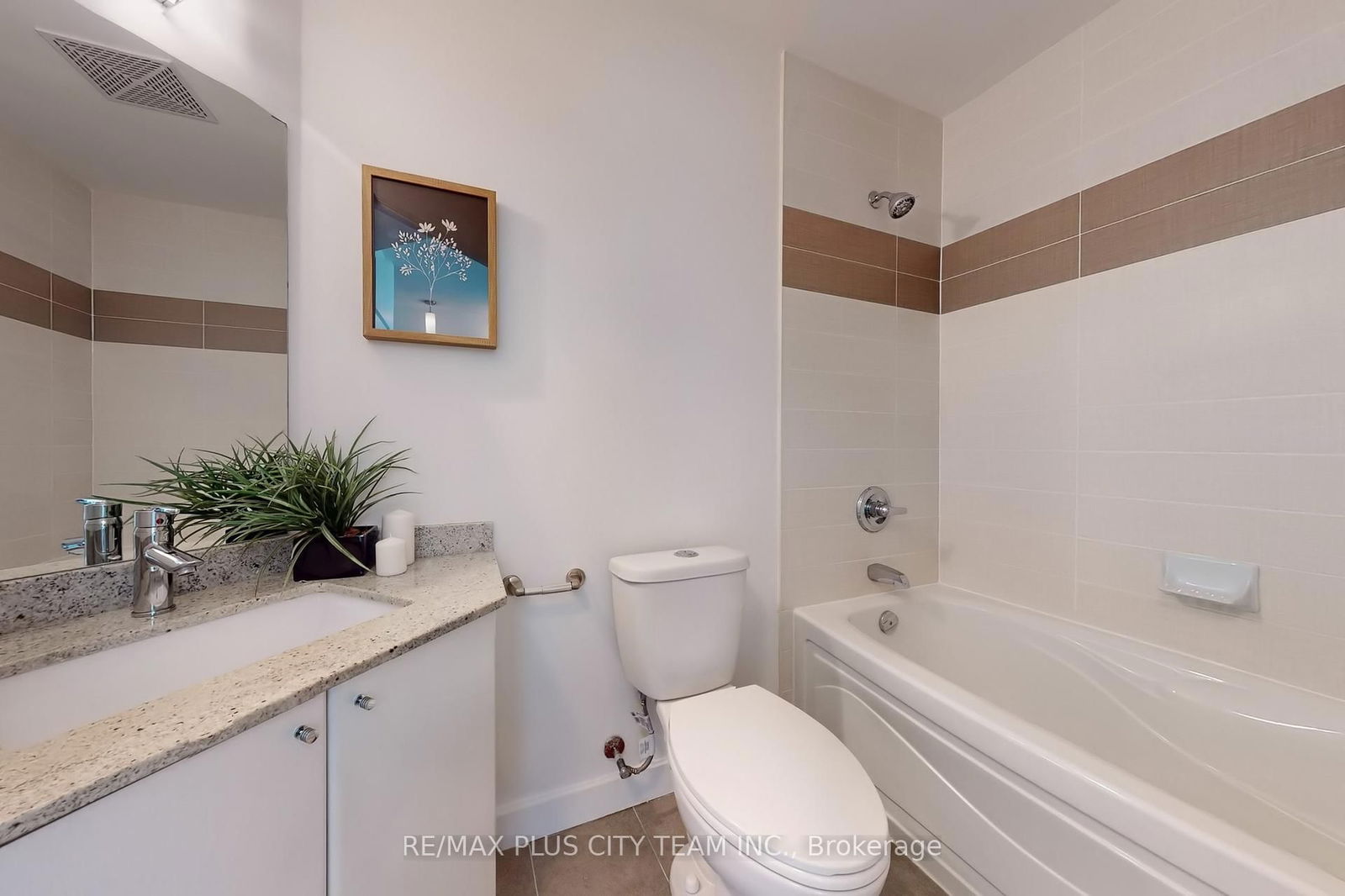 18 Harbour St, unit 1910 for sale