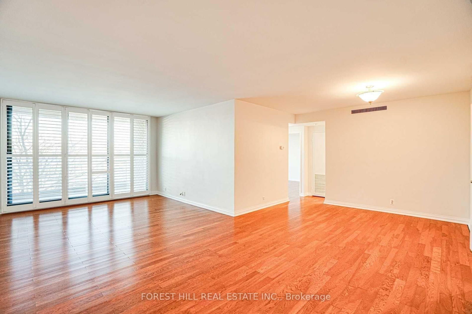 350 Lonsdale Rd, unit 402 for rent