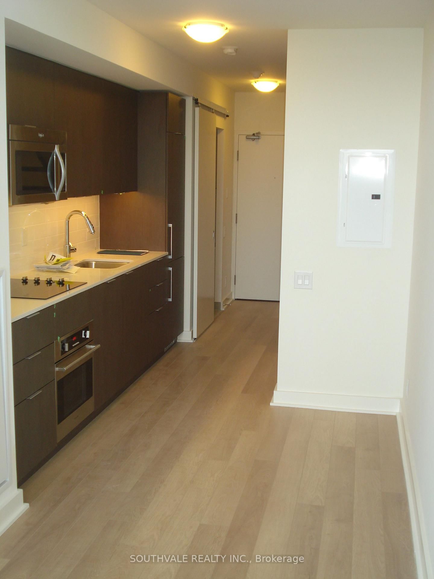 5 Hanna Ave, unit 624 for rent